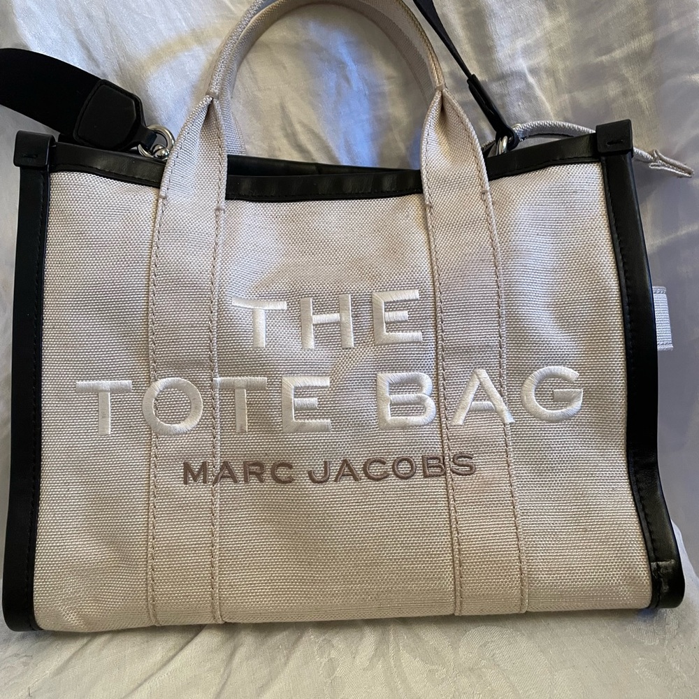 COPY - MARC JACOBS AUTHENTIC THE TOTE BAG LARGE in cavas off white and black tr…